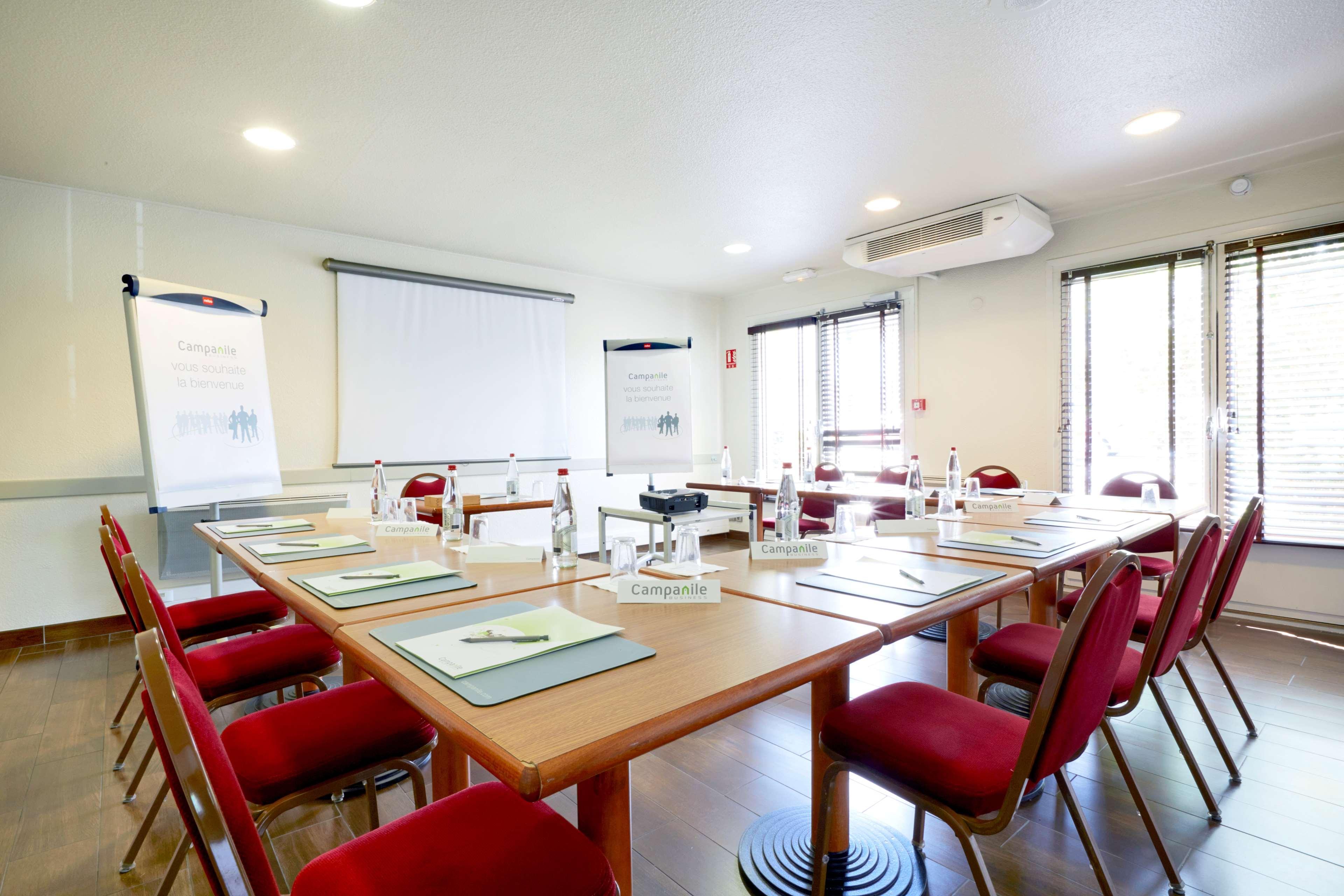 Campanile Lille - Seclin Hotel Екстериор снимка