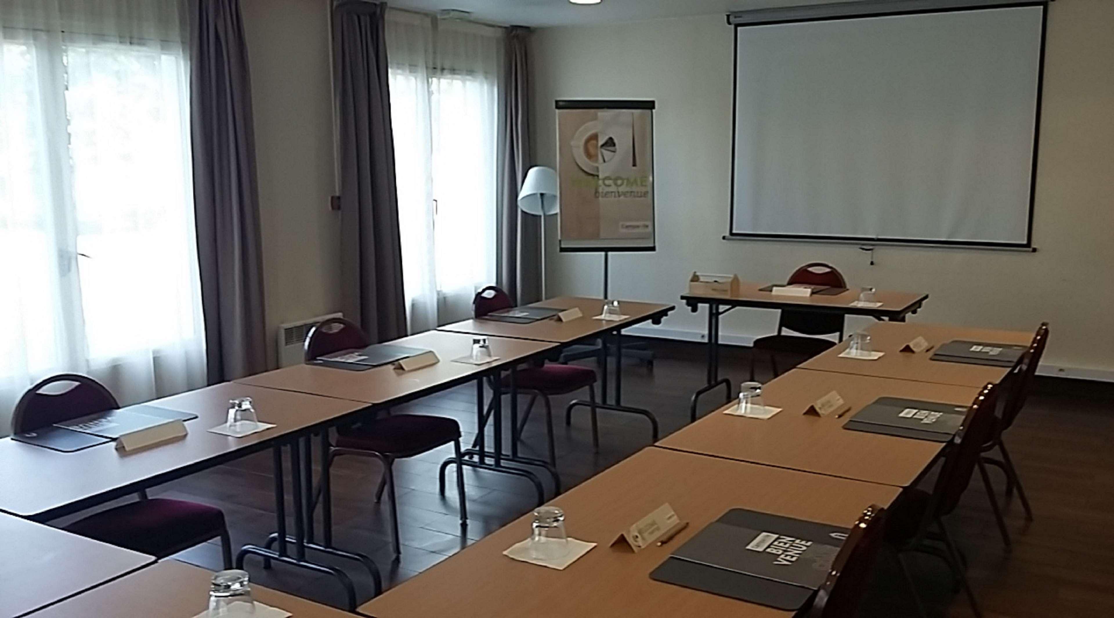 Campanile Lille - Seclin Hotel Екстериор снимка