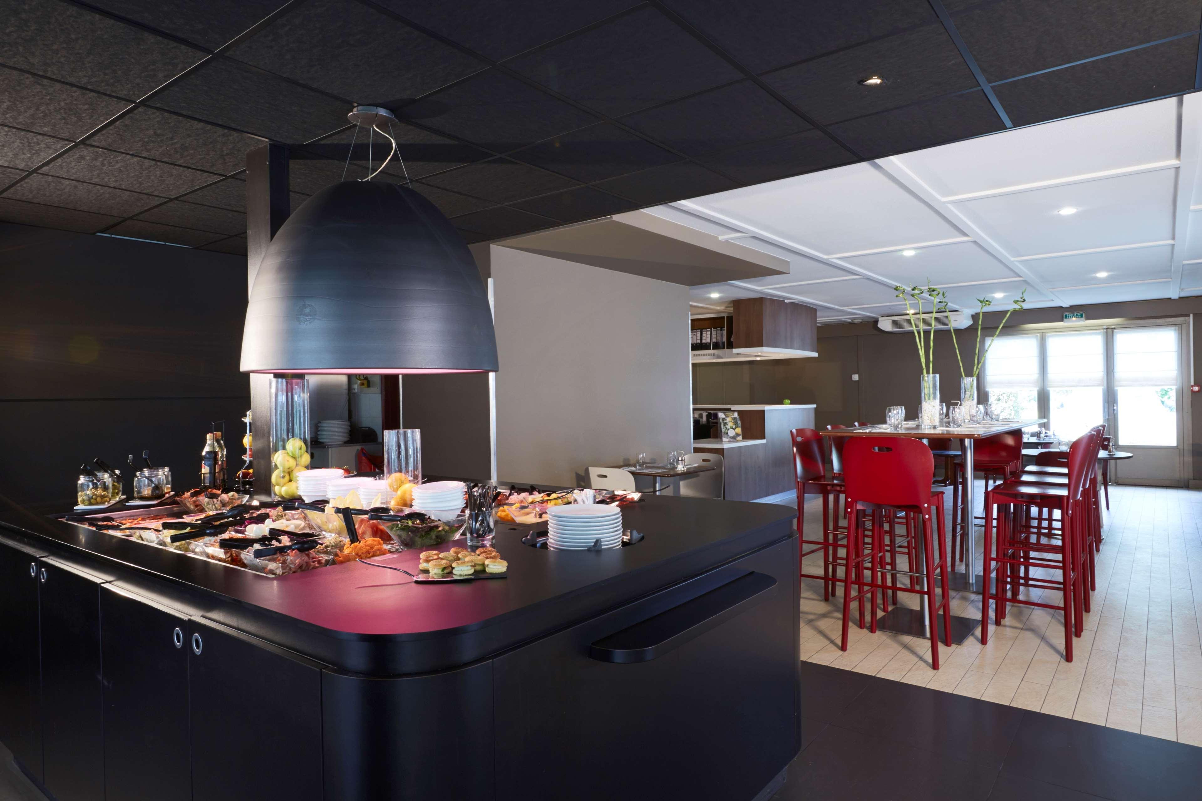 Campanile Lille - Seclin Hotel Екстериор снимка