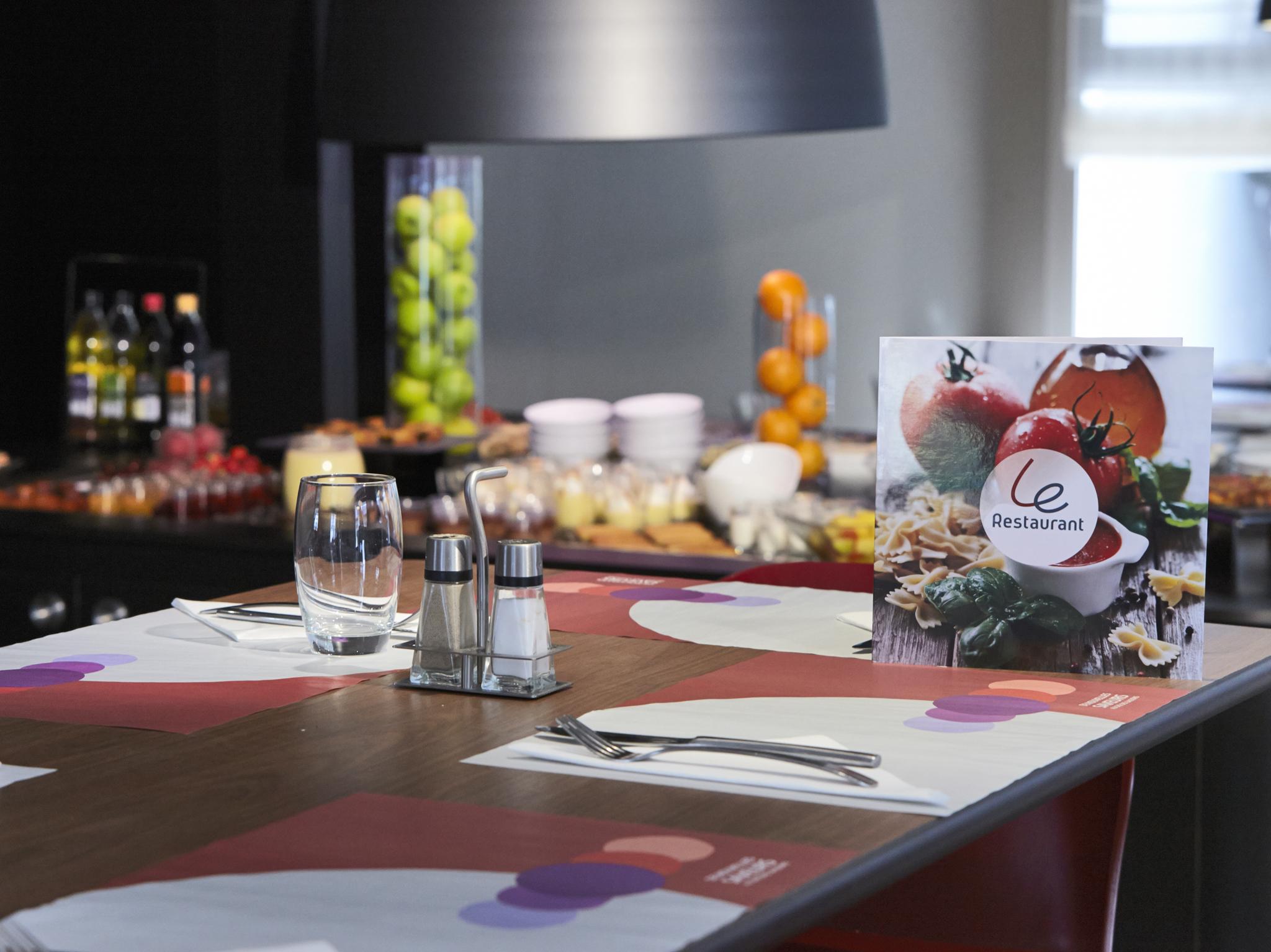 Campanile Lille - Seclin Hotel Екстериор снимка
