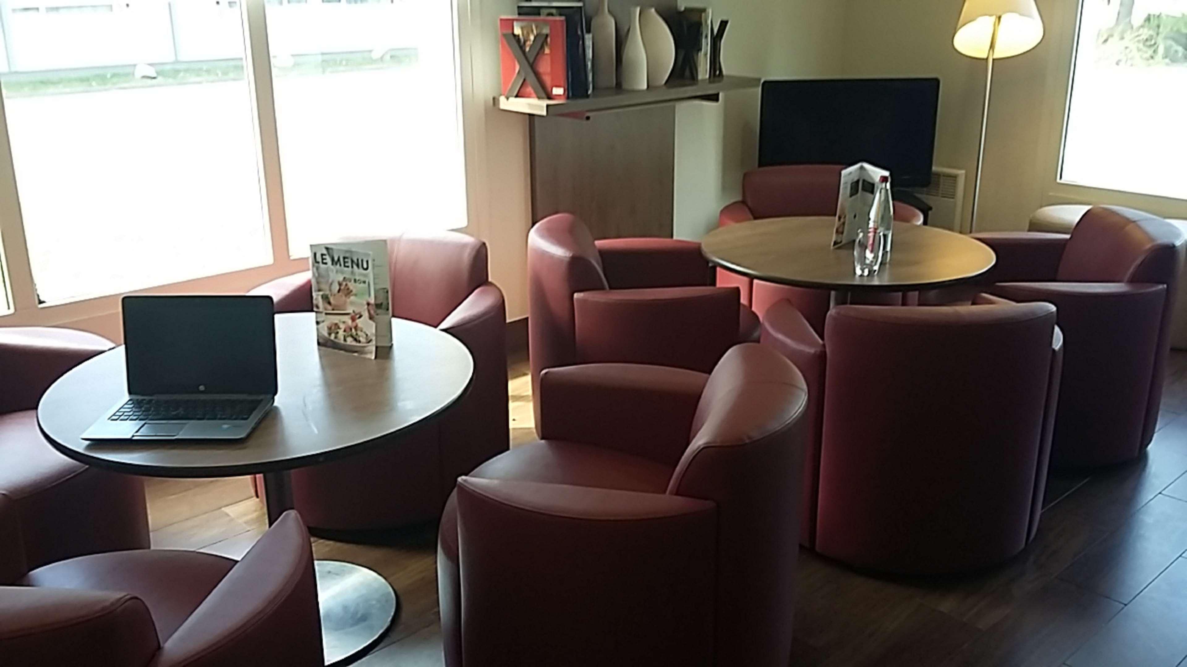 Campanile Lille - Seclin Hotel Екстериор снимка