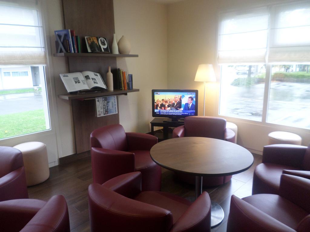 Campanile Lille - Seclin Hotel Екстериор снимка